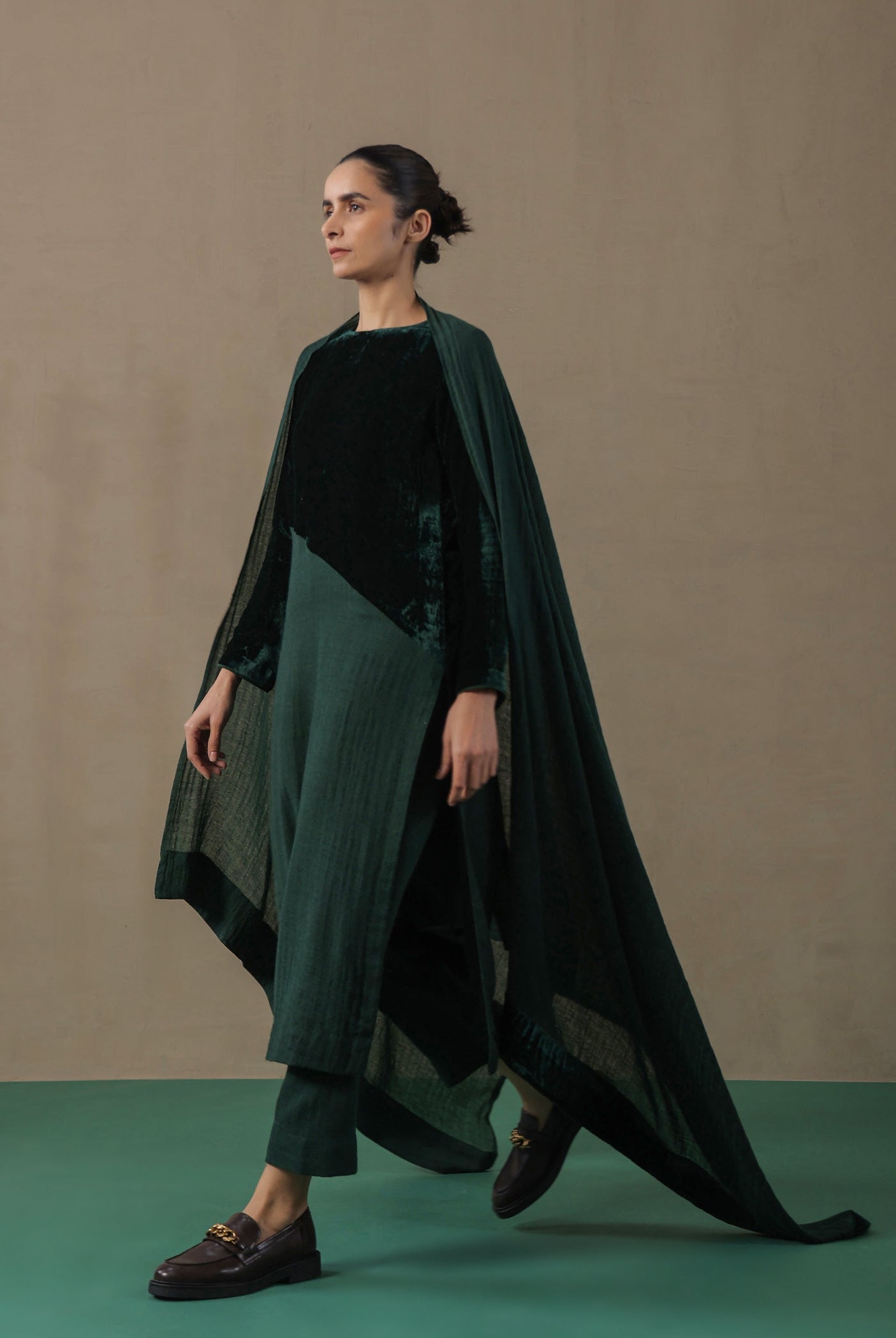 Conscious Winter Wardrobe: Sustainable Wool Outfits for the Holiday Season