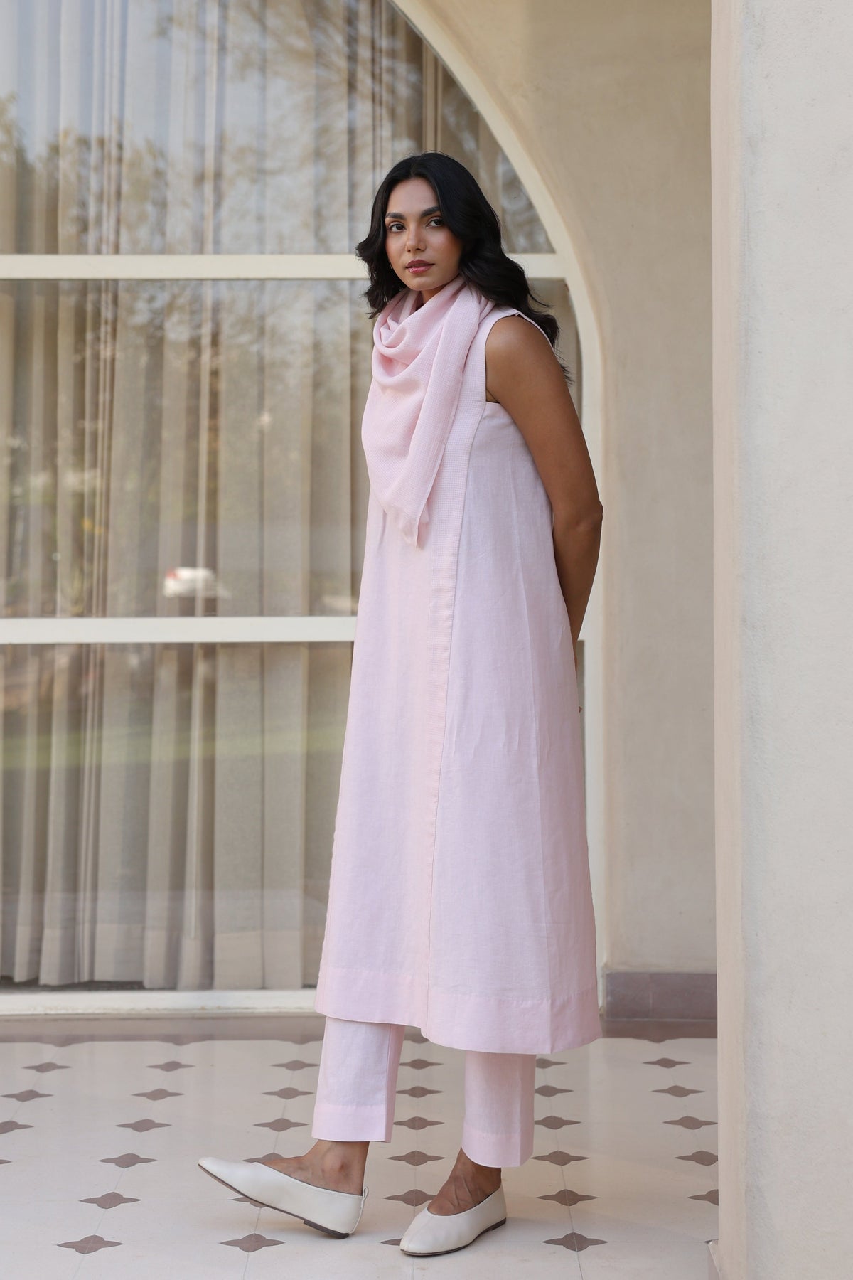 Alice Linen Sleeveless Suit with Dupatta - ILMA