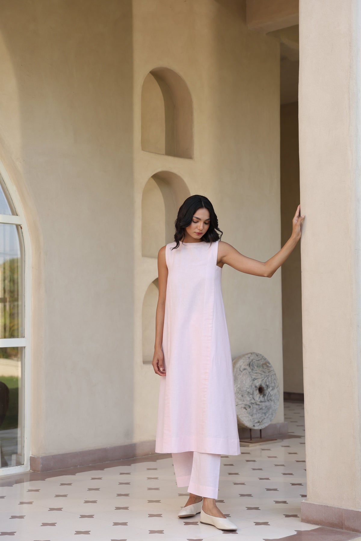 Alice Linen Sleeveless Suit with Dupatta - ILMA