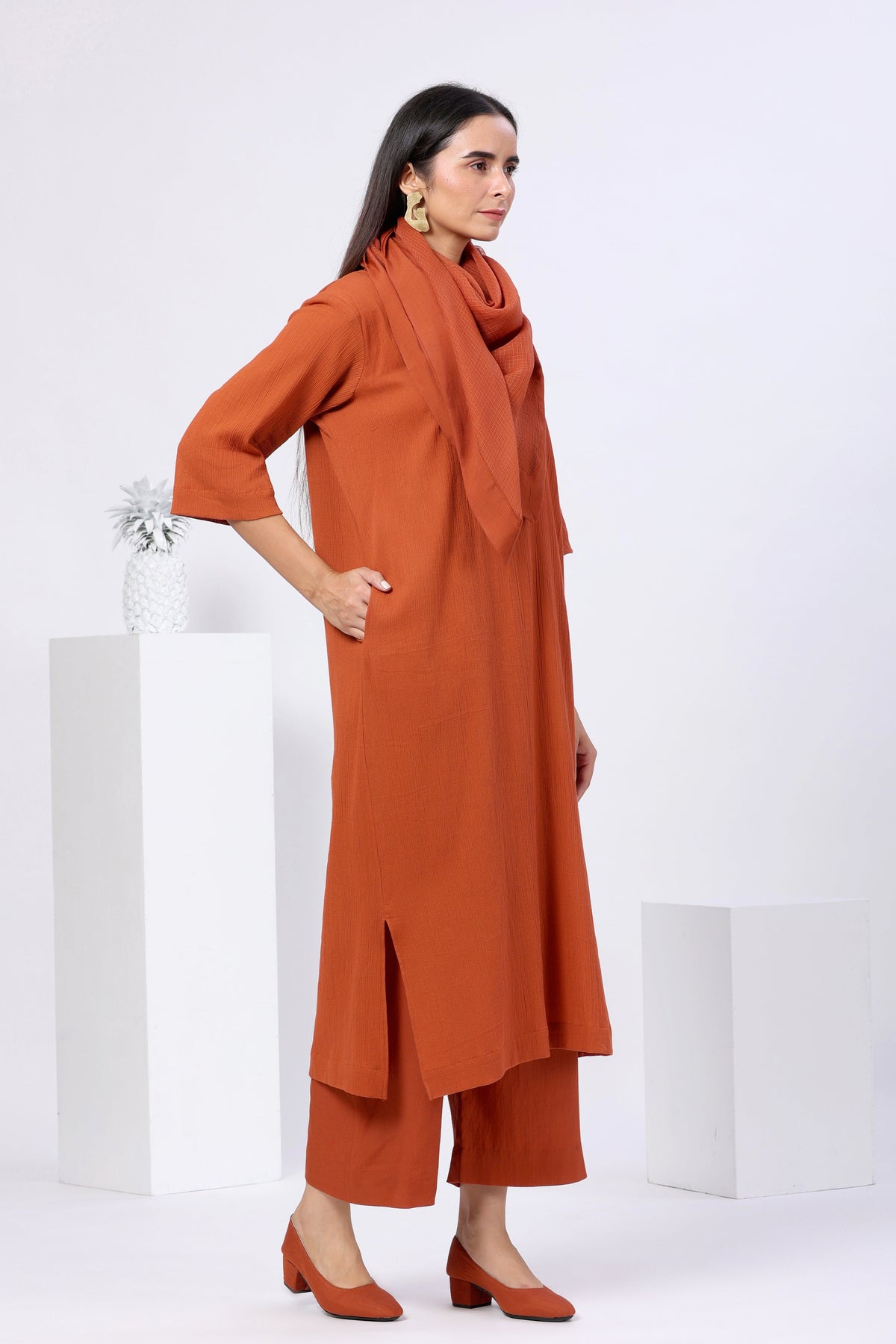Half Sleeves Loose Kurta Set with Stole - ILMA