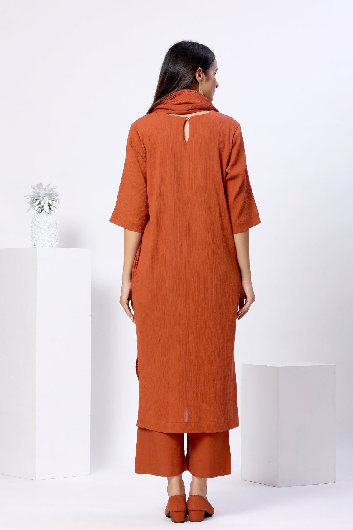 Half Sleeves Loose Kurta Set with Stole - ILMA