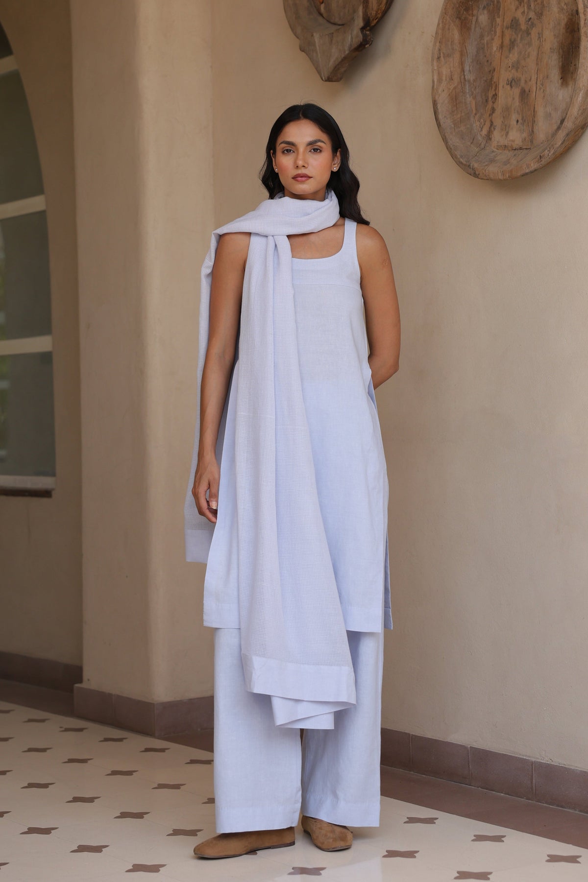 Jane Linen Sleeveless Suit with Dupatta - ILMA