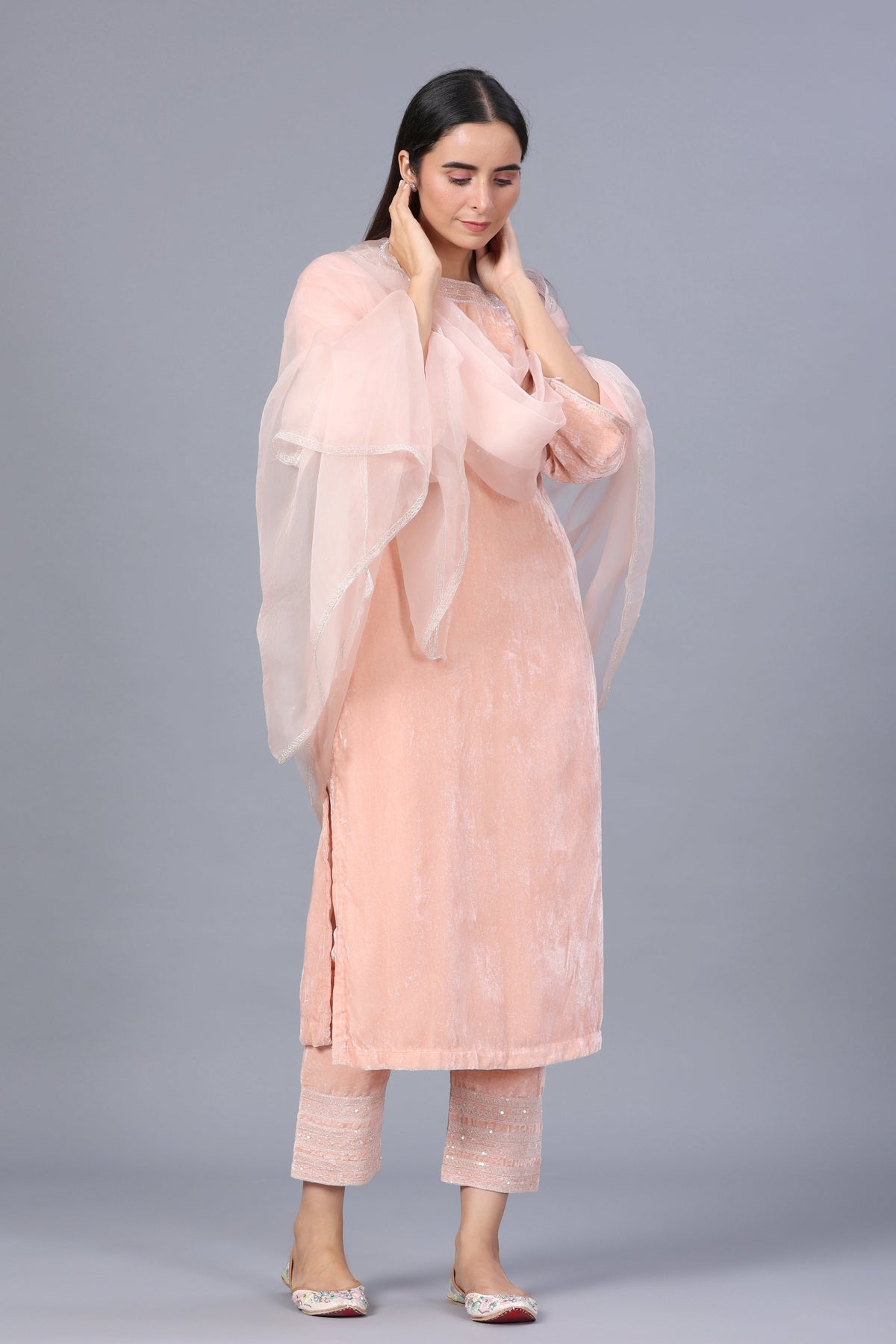 Makhmalee Suit Set with Embroidered Pants - ILMA