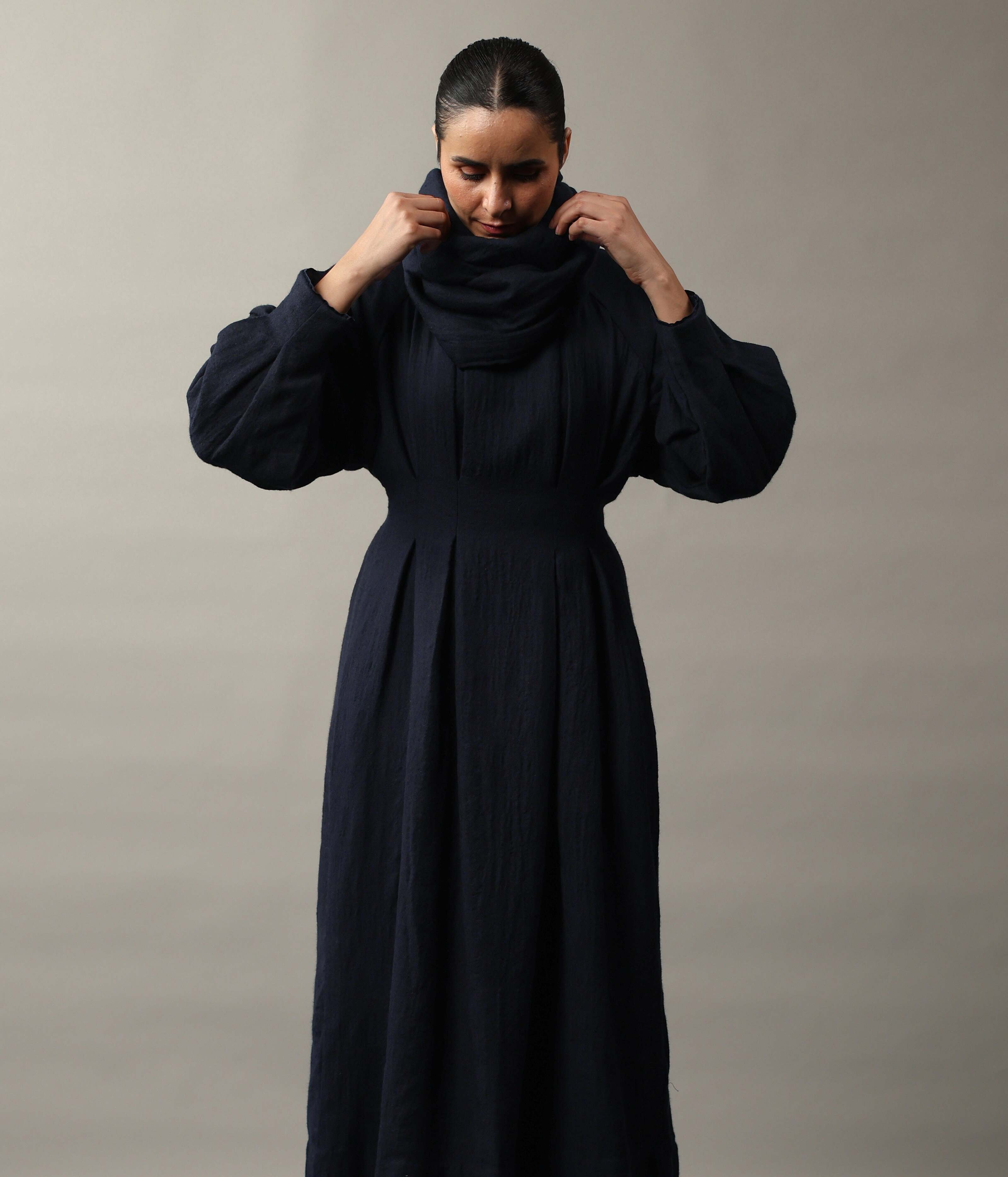 Wool vs. Synthetic Winter Fabrics: What’s Better for Comfort & Warmth