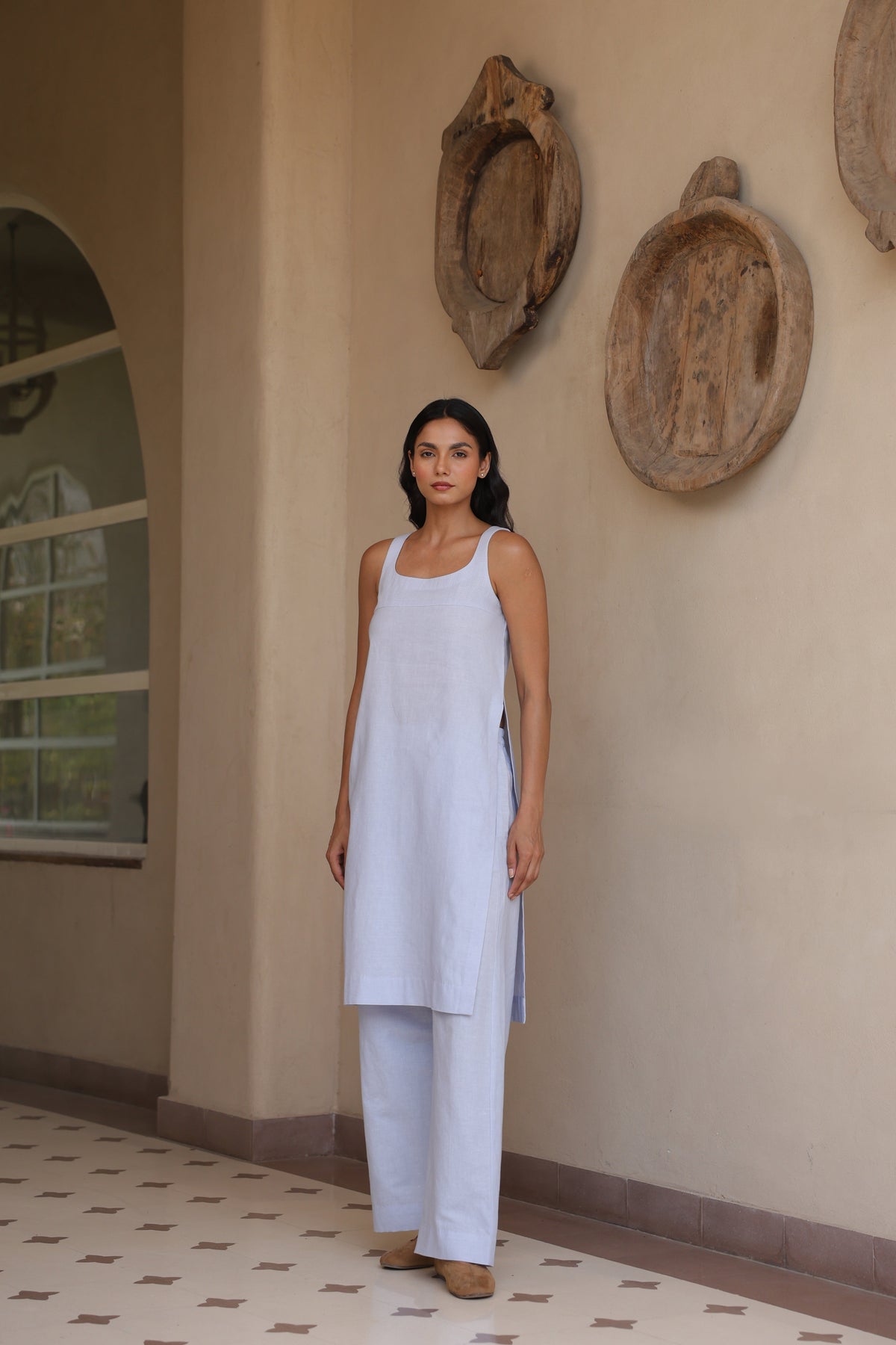 Jane Linen Sleeveless Suit with Dupatta - ILMA