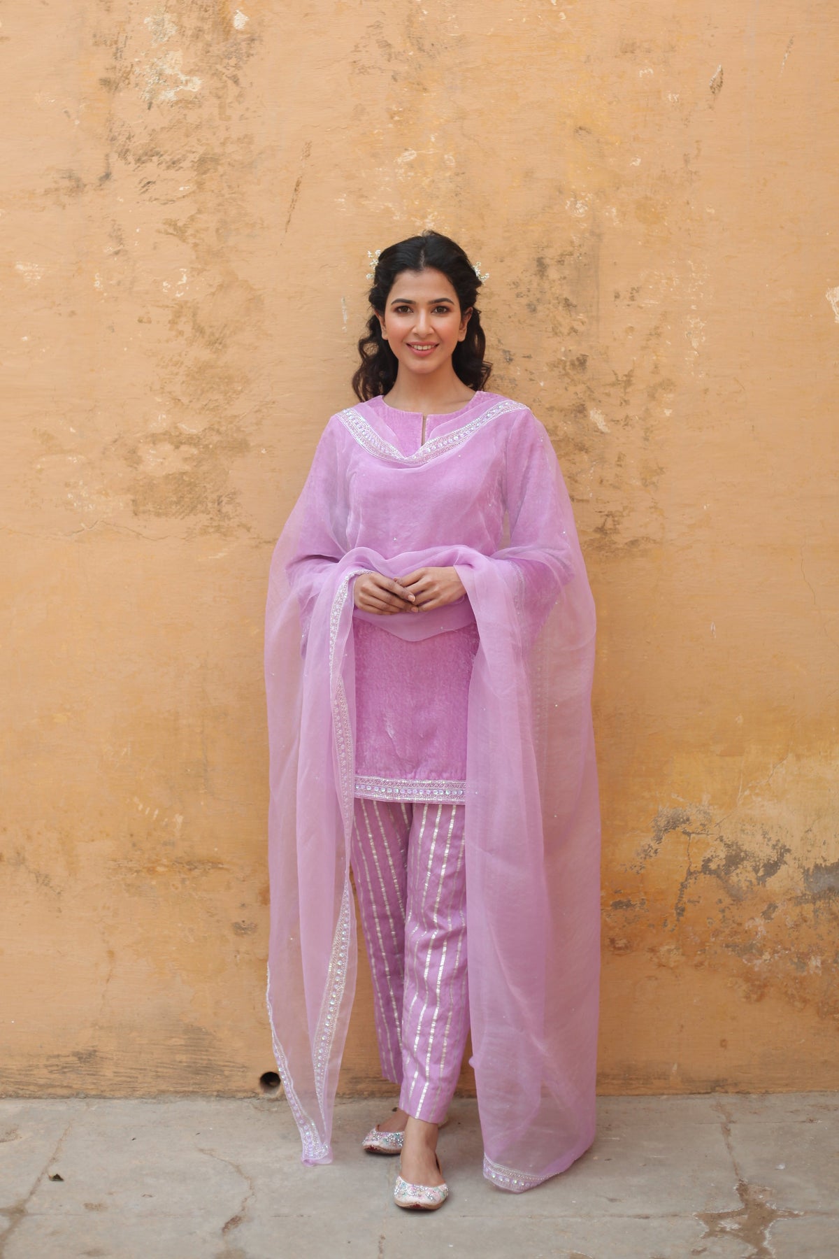 Makhmalee Short Kurta Set with Dupatta - ILMA