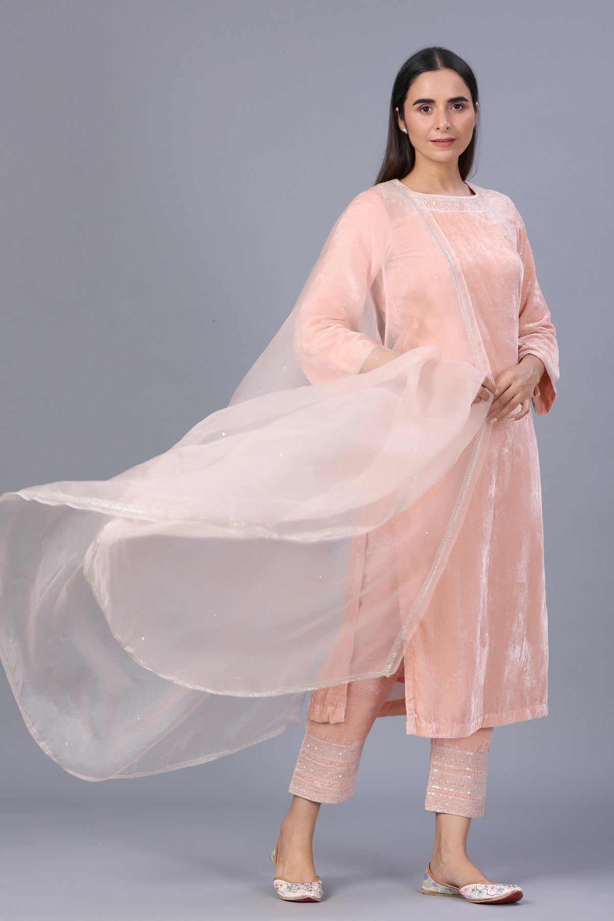 Makhmalee Suit Set with Embroidered Pants - ILMA