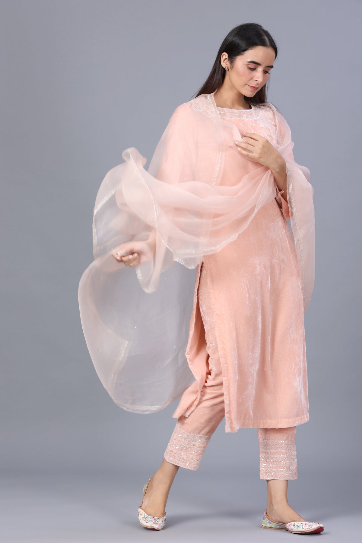 Makhmalee Suit Set with Embroidered Pants - ILMA