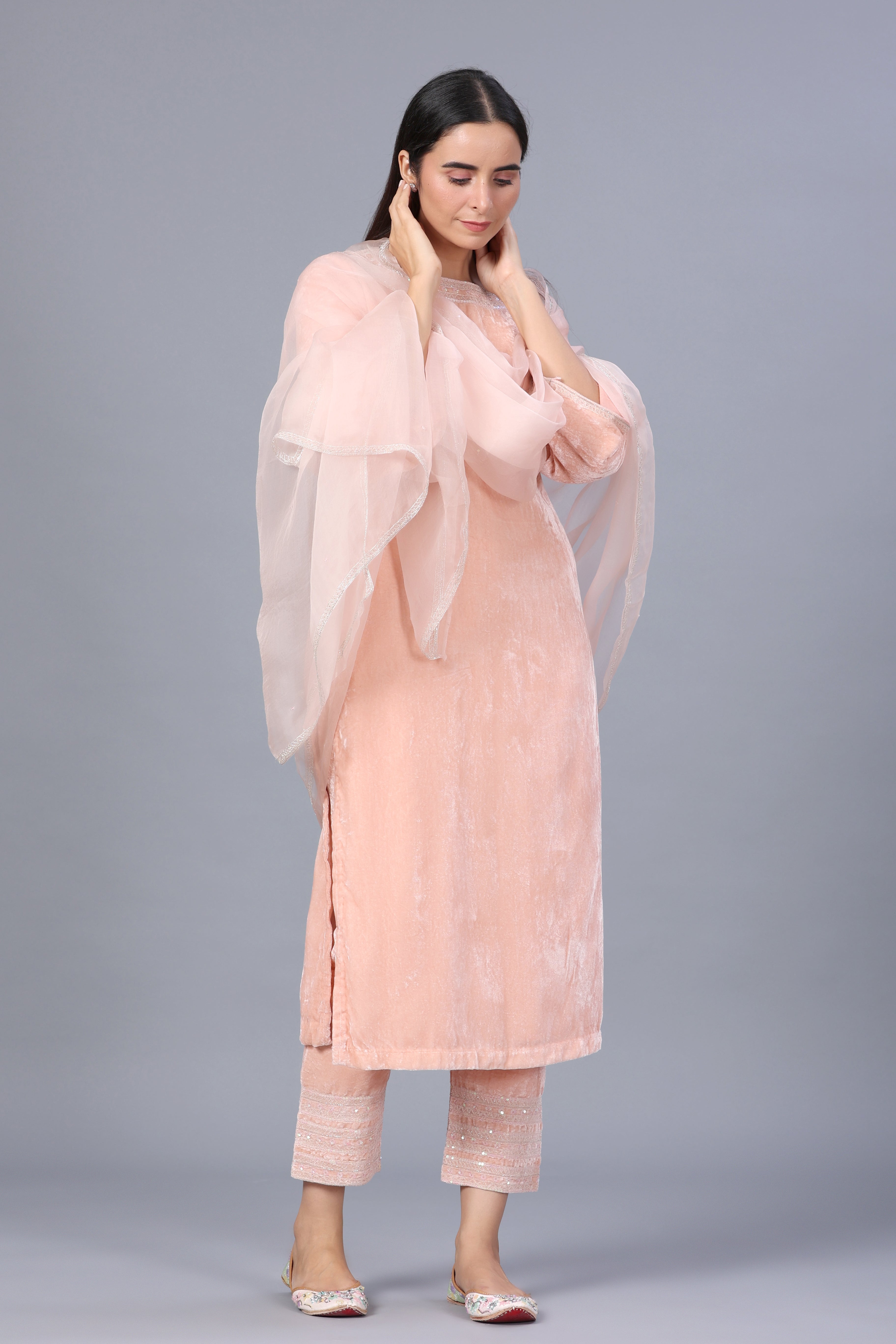 Makhmalee Suit Set with Embroidered Pants - ILMA