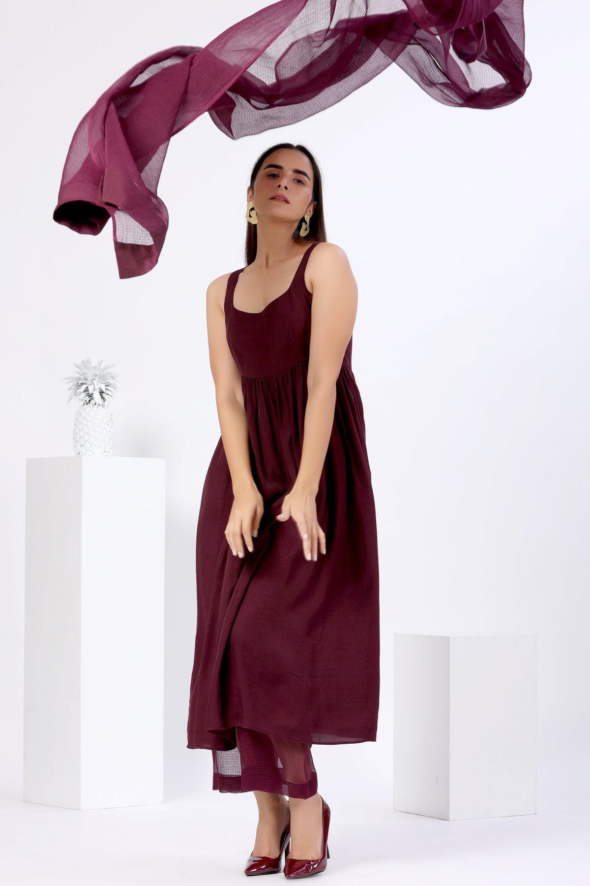 Sleeveless Suit Set with Doriya Dupatta - ILMA