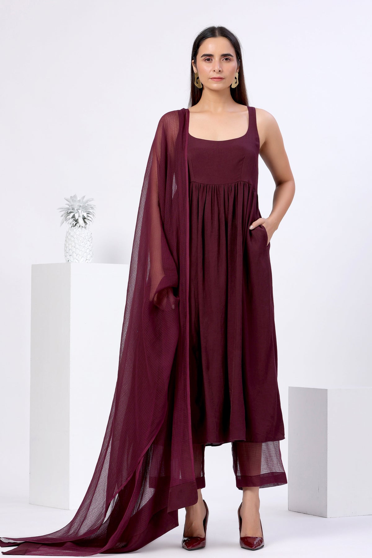 Sleeveless Suit Set with Doriya Dupatta - ILMA